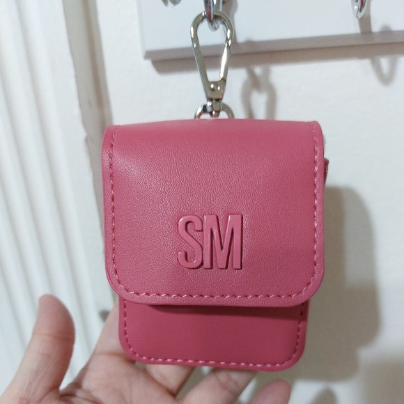Steve Madden Handbag Keychain Mini Clip On Bag Accessory Pretty Pink - Picture 1 of 6